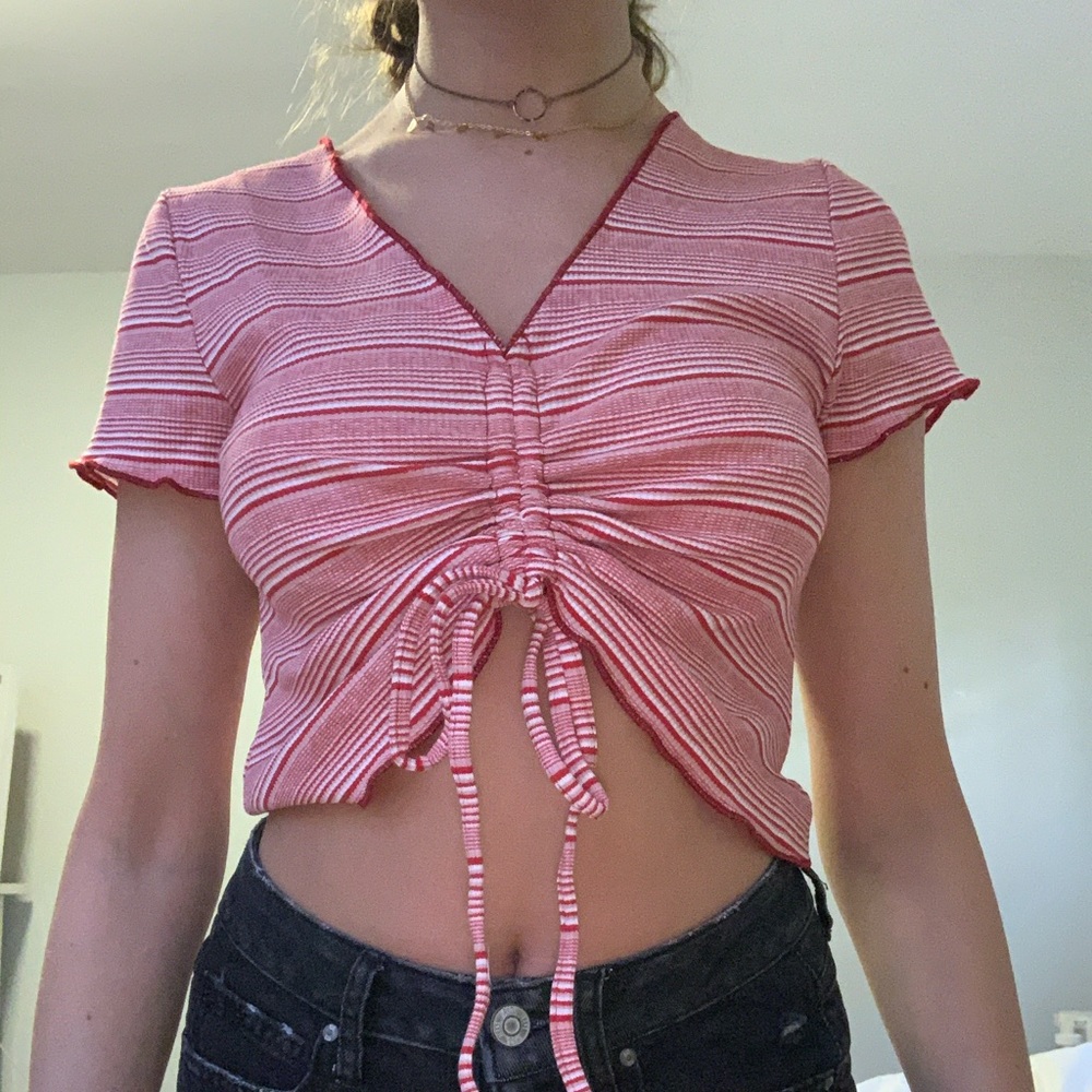 Red, pink and white front tie top